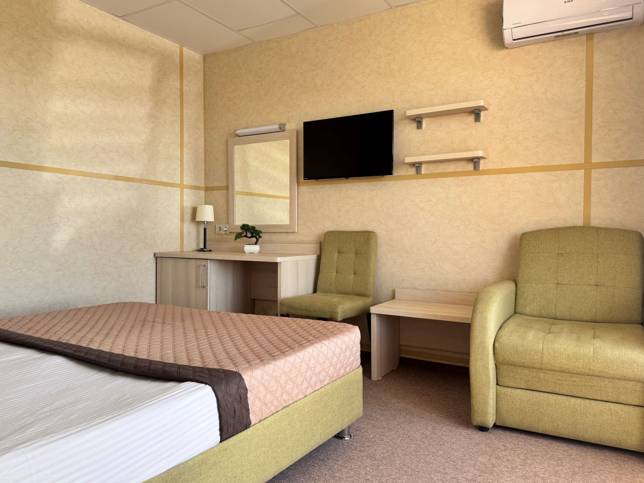 Трехместный (Комфорт плюс с террасой), Гостевой дом Лоза Хутор