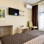 Семейный (Двухкомнатные пятиместные Апартаменты с общей террасой), Гостевой дом Лоза Хутор