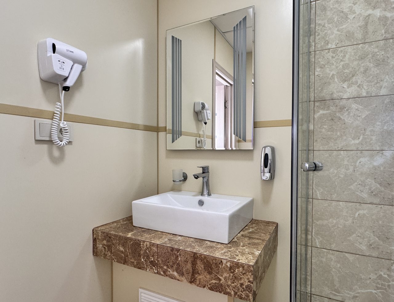 Семейный (Двухкомнатные пятиместные Апартаменты с общей террасой), Гостевой дом Лоза Хутор