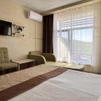 Семейный (Двухкомнатные пятиместные Апартаменты с общей террасой), Гостевой дом Лоза Хутор