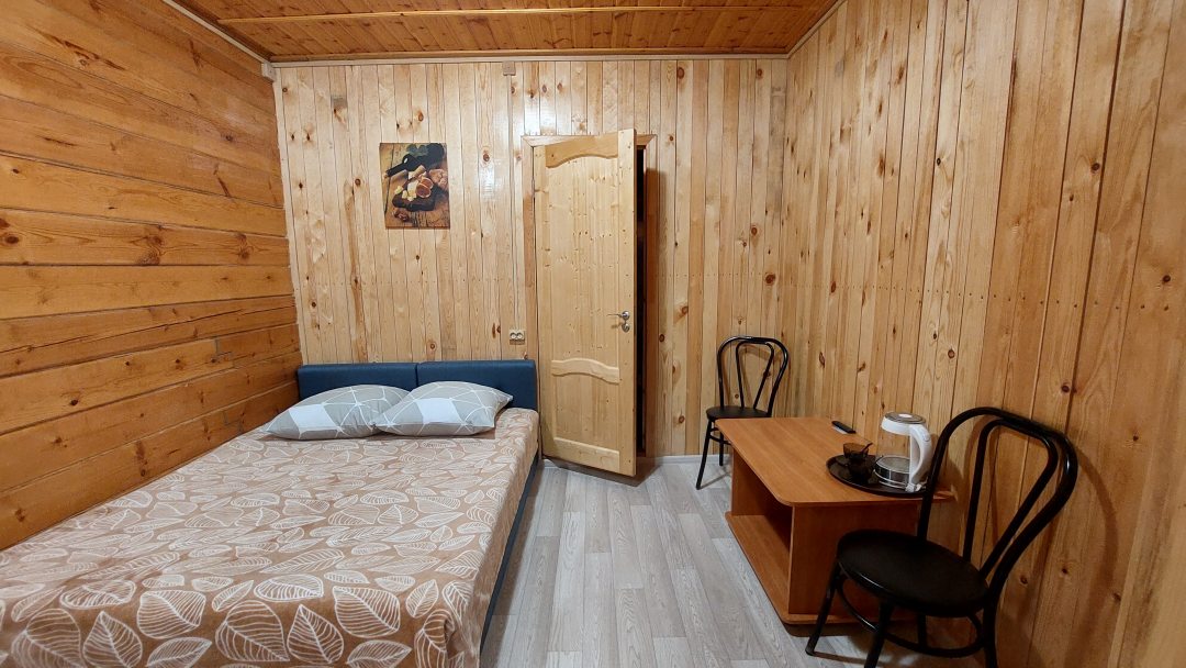 Двухместный (Улучшенный двухместный благоустроенный номер) мини-отеля Малиновка Inn, Листвянка