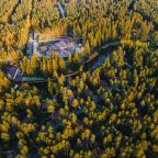 Объект находится в лесу, Загородный отель Охта Парк