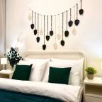 Апартаменты (Апартаменты №24 "Комфорт" с балконом), Апартаменты Саквояж