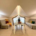 Апартаменты (Апартаменты №9 "Люкс" на мансардном этаже), Апартаменты Саквояж