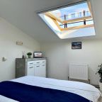 Апартаменты (Апартаменты №9 "Люкс" на мансардном этаже), Апартаменты Саквояж