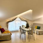 Апартаменты (Апартаменты №9 "Люкс" на мансардном этаже), Апартаменты Саквояж