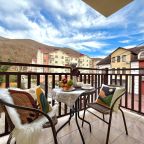 Апартаменты (Апартаменты №33 "Комфорт" с балконом), Апартаменты Саквояж