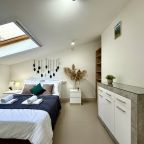 Апартаменты (Апартаменты №4 "Полулюкс" на мансардном этаже), Апартаменты Саквояж