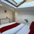 Апартаменты (Апартаменты №8 "Полулюкс" на мансардном этаже), Апартаменты Саквояж