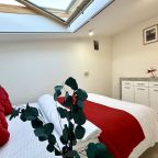 Апартаменты (Апартаменты №8 "Полулюкс" на мансардном этаже), Апартаменты Саквояж