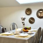 Апартаменты (Апартаменты №10 "Люкс" на мансардном этаже), Апартаменты Саквояж