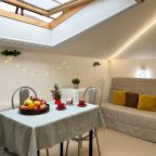 Апартаменты (Апартаменты №7 "Полулюкс" на мансардном этаже), Апартаменты Саквояж