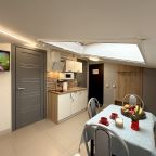 Апартаменты (Апартаменты №7 "Полулюкс" на мансардном этаже), Апартаменты Саквояж