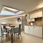 Апартаменты (Апартаменты №7 "Полулюкс" на мансардном этаже), Апартаменты Саквояж