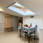 Апартаменты (Апартаменты №7 "Полулюкс" на мансардном этаже), Апартаменты Саквояж