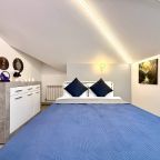 Апартаменты (Апартаменты №11 "Семейный Люкс" на мансардном этаже), Апартаменты Саквояж