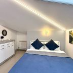 Апартаменты (Апартаменты №11 "Семейный Люкс" на мансардном этаже), Апартаменты Саквояж