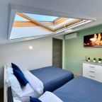 Апартаменты (Апартаменты №11 "Семейный Люкс" на мансардном этаже), Апартаменты Саквояж