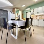 Апартаменты (Апартаменты №11 "Семейный Люкс" на мансардном этаже), Апартаменты Саквояж