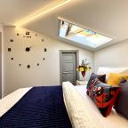 Апартаменты (Апартаменты №12 "Семейные" на мансардном этаже), Апартаменты Саквояж