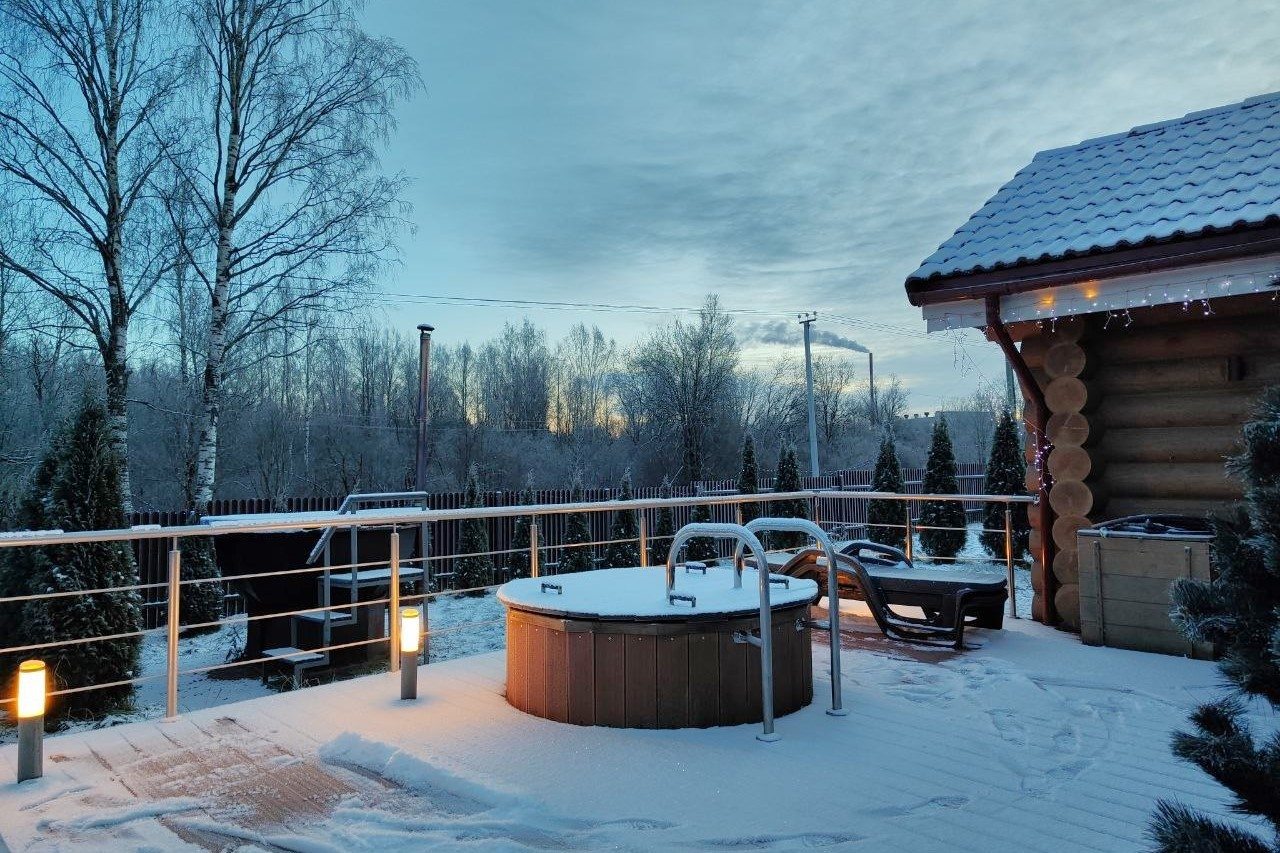 Дом (С камином, баней и купелью на террасе), Коттедж SNHAUS