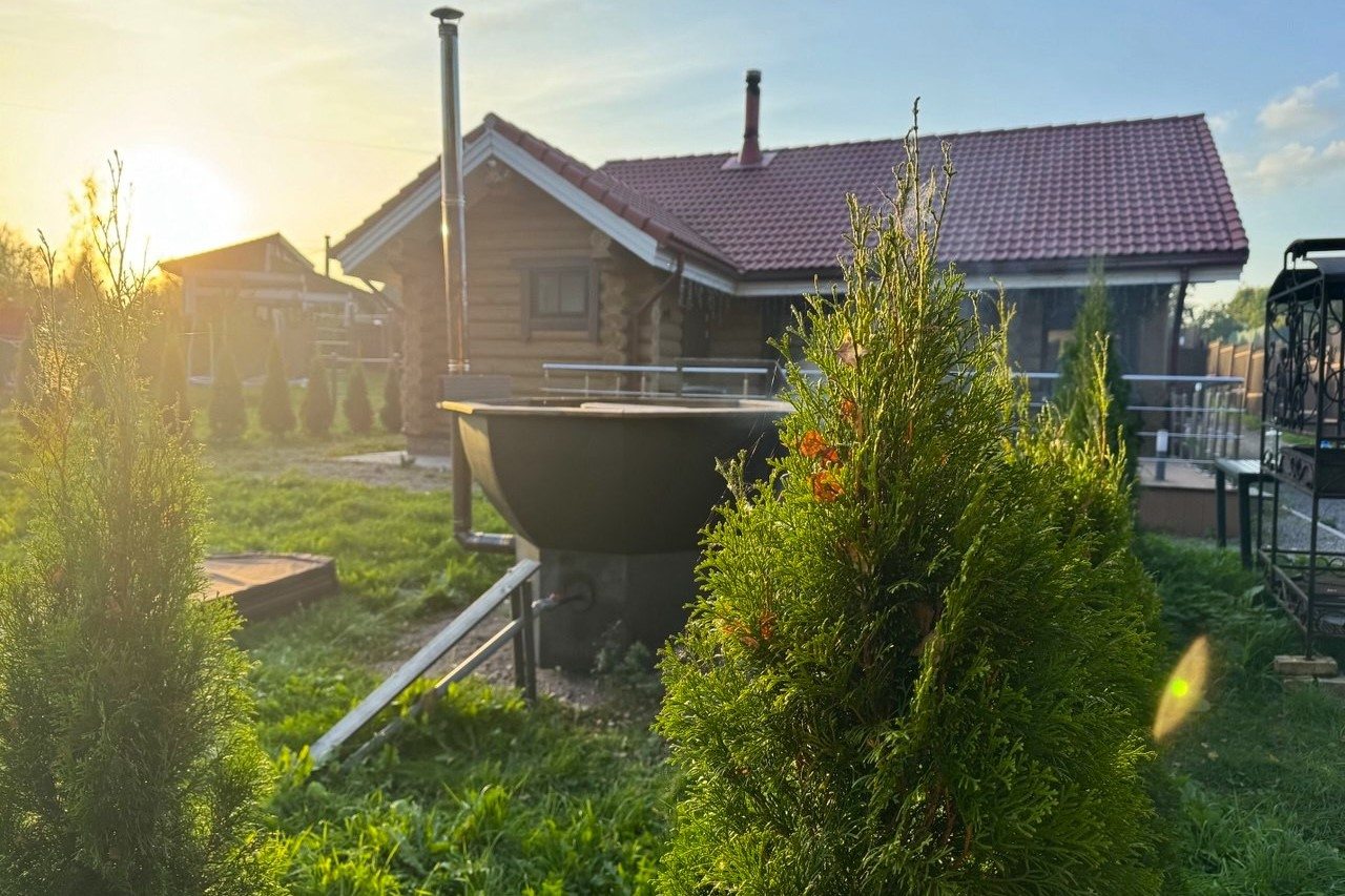 Дом (С камином, баней и купелью на террасе), Коттедж SNHAUS