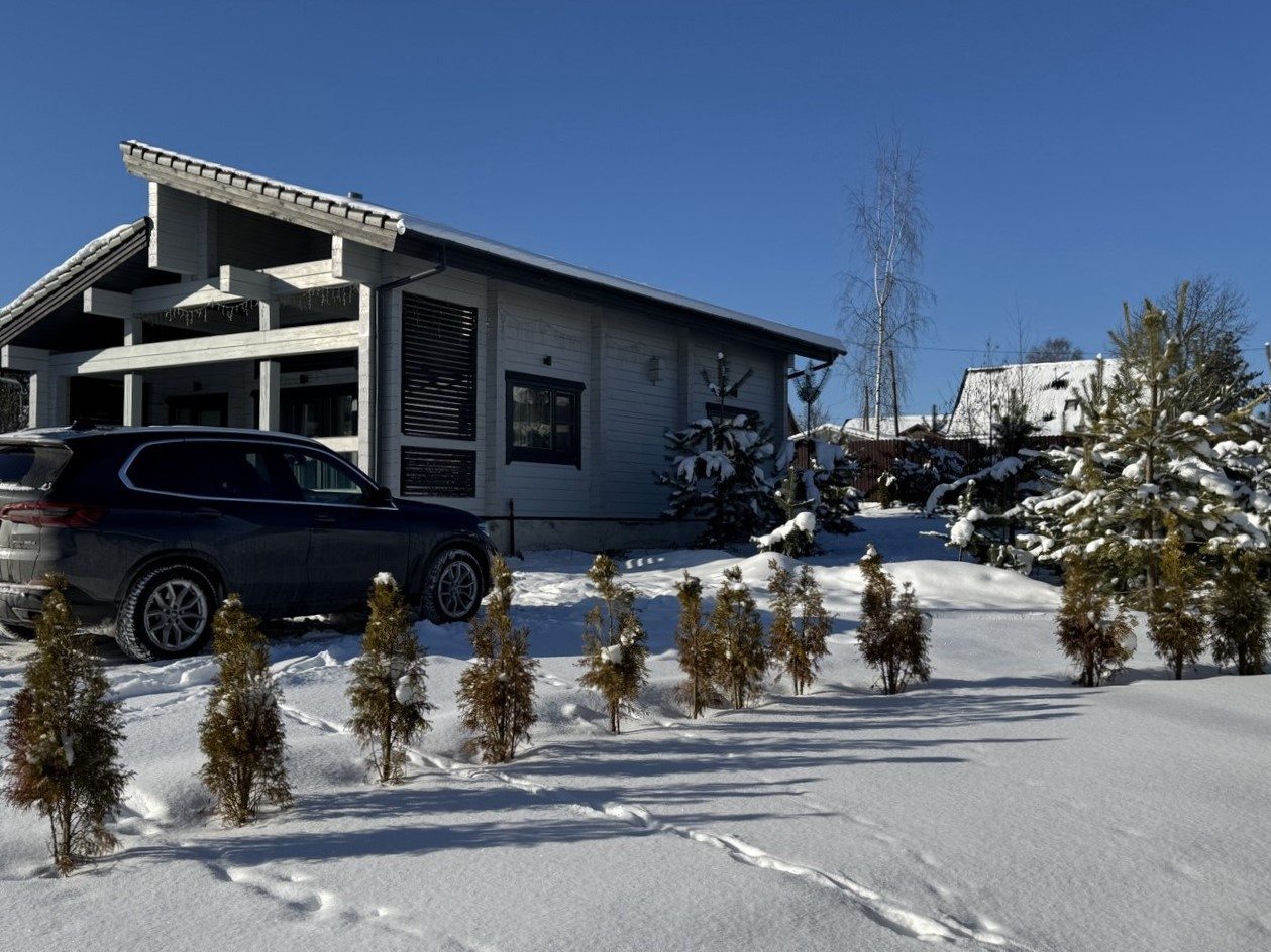 Дом (Из бруса с камином и баней из осины для 6 человек), Коттедж SNHAUS