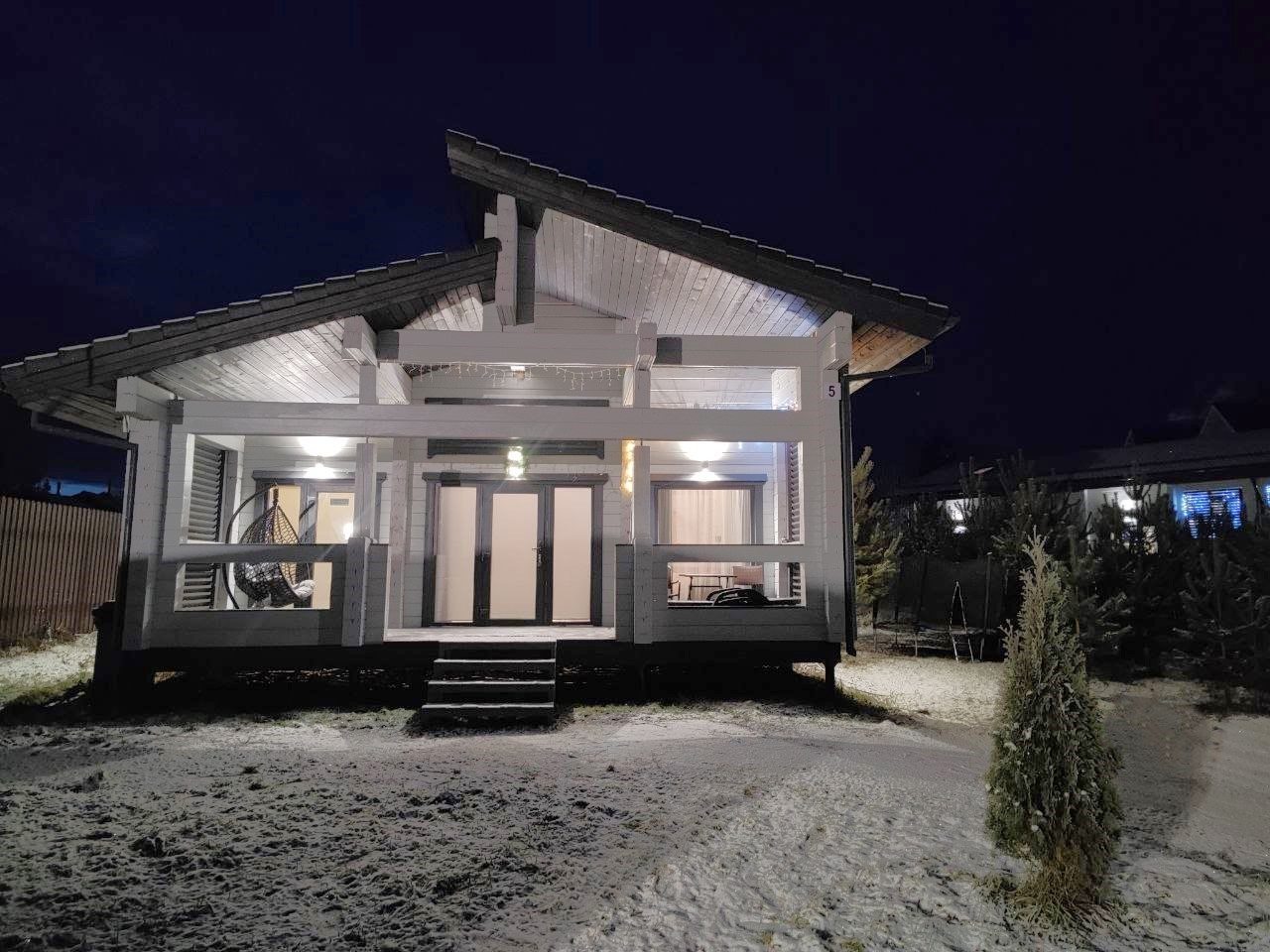 Дом (Из бруса с камином и баней из осины для 6 человек), Коттедж SNHAUS