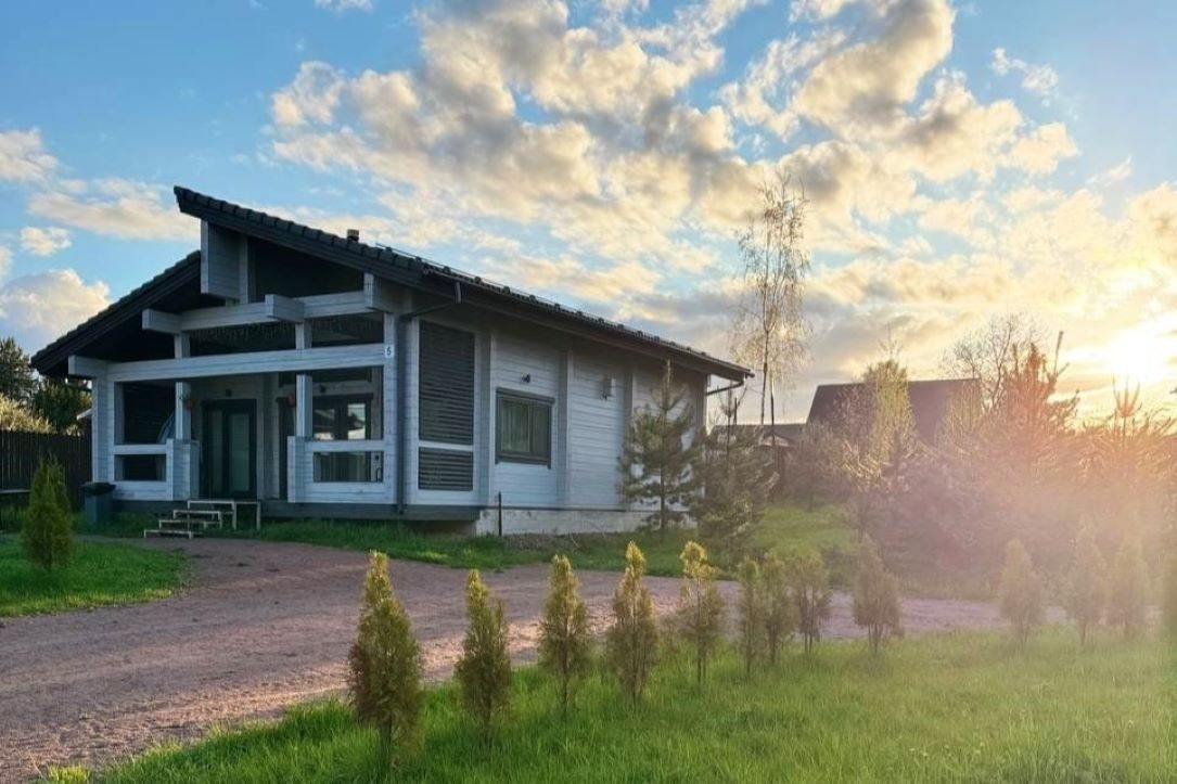 Дом (Из бруса с камином и баней из осины для 6 человек), Коттедж SNHAUS