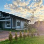 Дом (Из бруса с камином и баней из осины для 6 человек), Коттедж SNHAUS