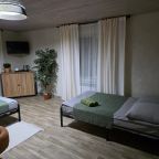 Трехместный (Четырех местный номер с удобствами в номере (2 этаж)), Гостевой дом Удачный