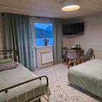 Трехместный (Номер с удобствами (3 этаж)), Гостевой дом Удачный