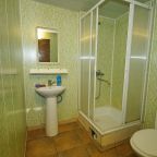 Трехместный (Эконом), База отдыха Южный Парус