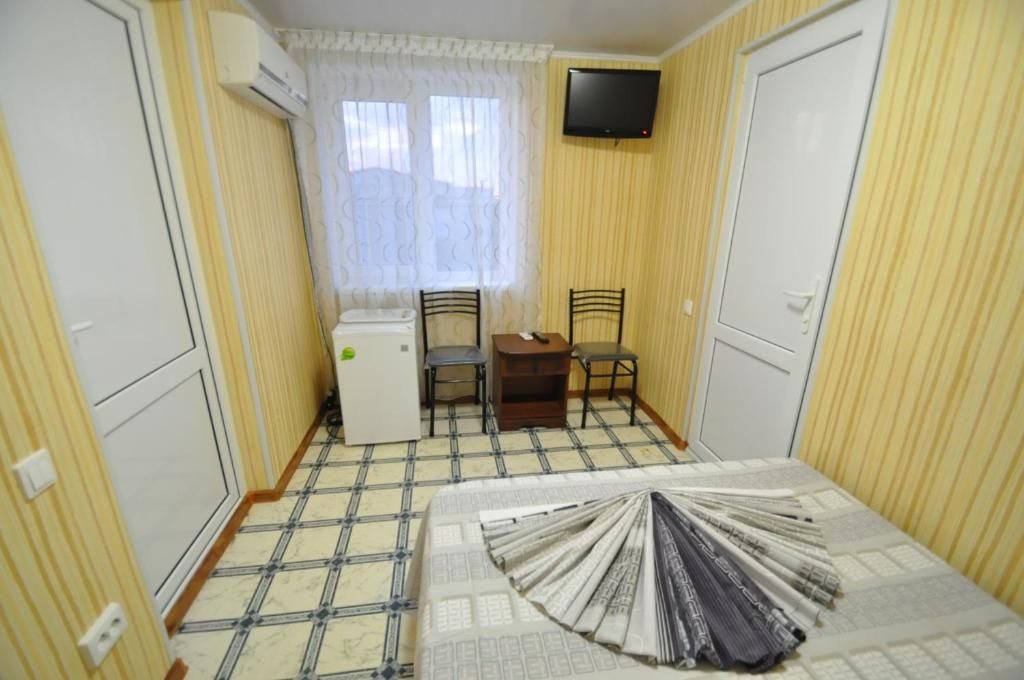 Двухместный (Стандарт) гостевого дома Александра, Витязево