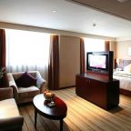 Двухместный (Номер 0004 с длинным красивым названием и з множества букв с длинным красивым названием и з множества букв с длинным красивым названием и з множества букв с длинным красивым названием и з множества букв), Отель 