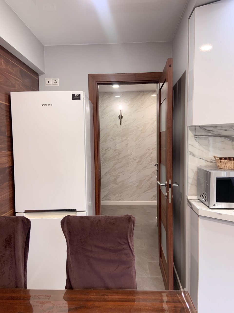 Апартаменты (Двухкомнатная квартира на Роз 61), На Роз 61
