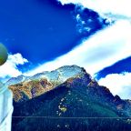 Вид с балкона на 2 этаже дома.