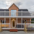 Фасад дома. Дом с тремя спальнями и кухней.