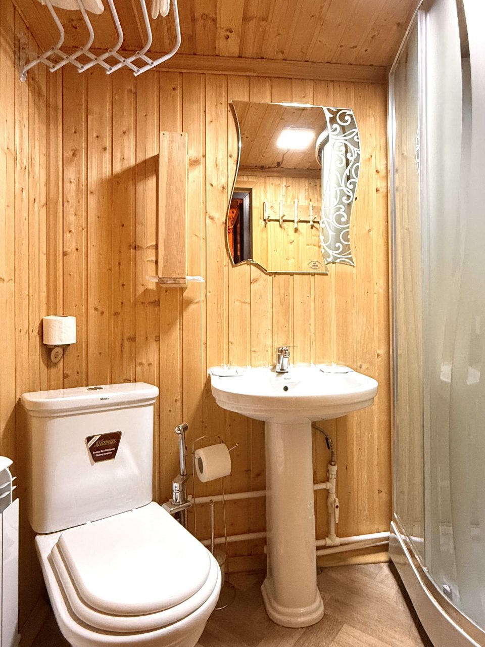 Семейный (Двухкомнатный улучшенный стандарт с видом на горы | без балкона | 2 этаж), Гостевой дом Hayat Haus