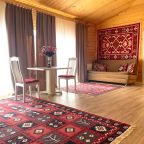 Номер (Трехкомнатный улучшенный комфорт с видом на горы | 3 этаж), Гостевой дом Hayat Haus