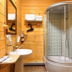 Номер (Трехкомнатный улучшенный комфорт с видом на горы | 3 этаж), Гостевой дом Hayat Haus