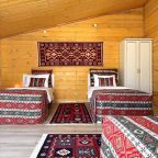 Номер (Трехкомнатный улучшенный комфорт с видом на горы | 3 этаж), Гостевой дом Hayat Haus