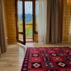 Апартаменты (Двухкомнатный комфорт с общей террасой и видом на горы | 2 этаж), Гостевой дом Hayat Haus