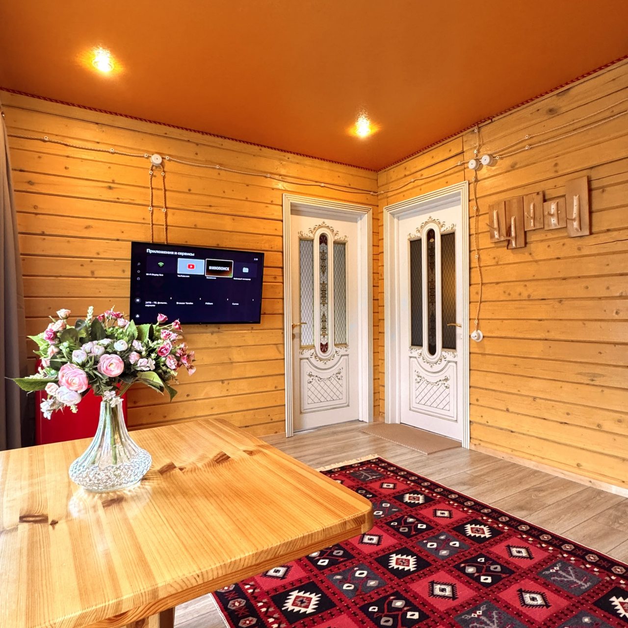 Апартаменты (Двухкомнатный комфорт с общей террасой и видом на горы | 2 этаж), Гостевой дом Hayat Haus