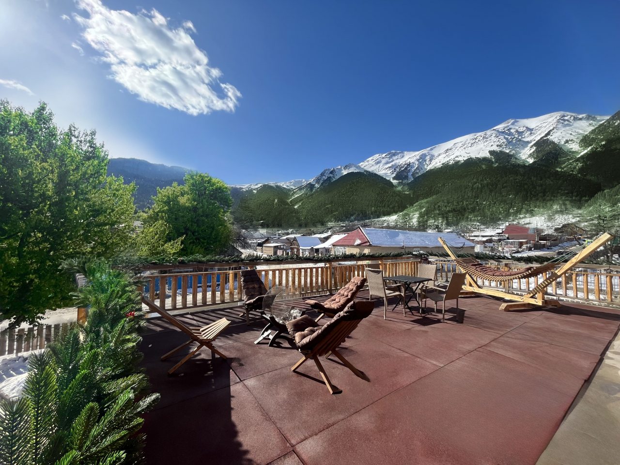 Апартаменты (Двухкомнатный комфорт с общей террасой и видом на горы | 2 этаж), Гостевой дом Hayat Haus