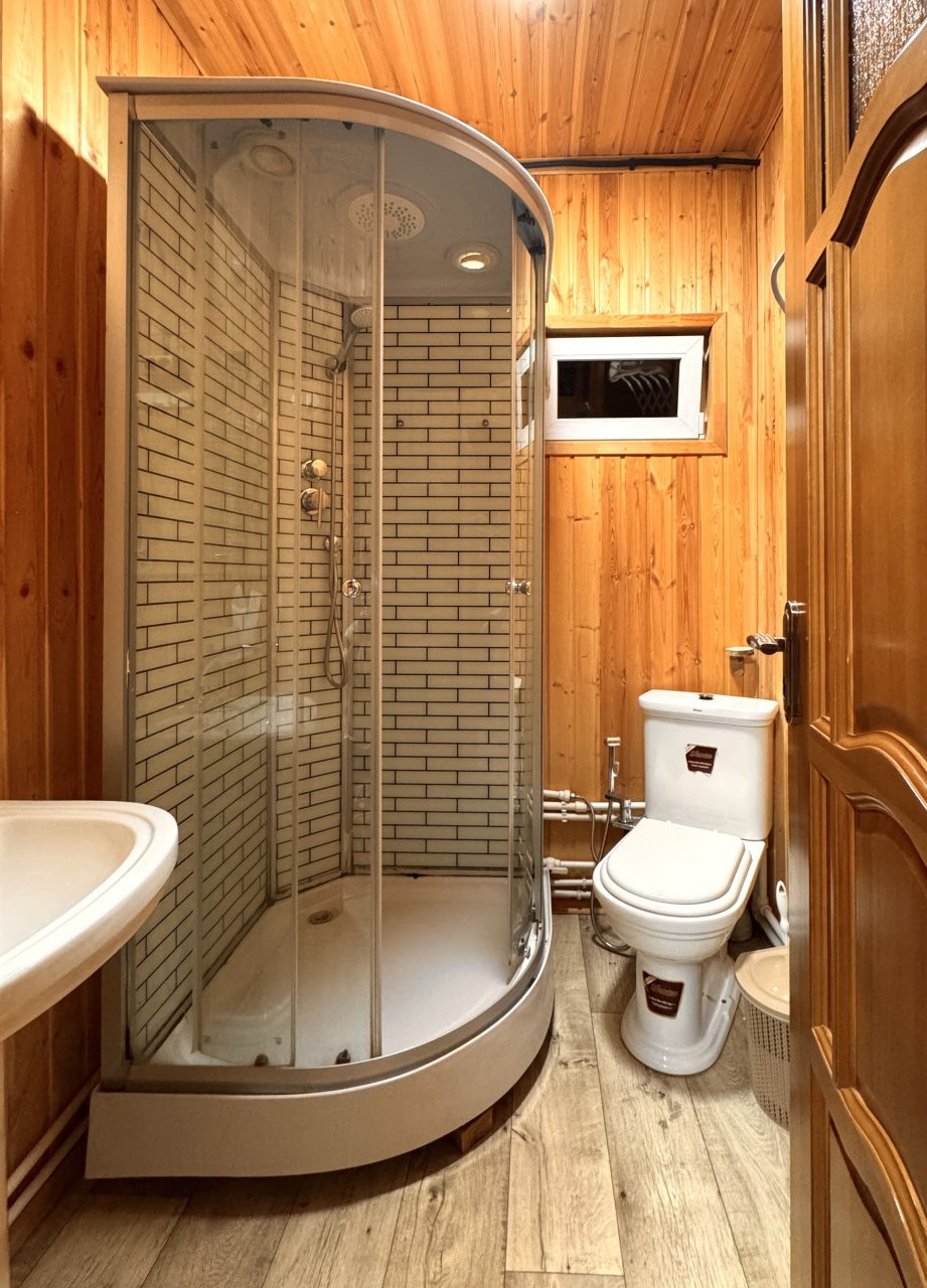 Номер (Трехкомнатный комфорт с кухонным уголком | 1 этаж), Гостевой дом Hayat Haus