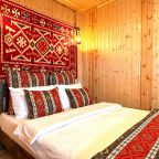 Номер (Двухместный улучшенный стандарт с общей террасой и видом на горы | 2 этаж), Гостевой дом Hayat Haus