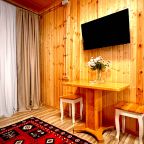 Номер (Двухместный улучшенный стандарт с общей террасой и видом на горы | 2 этаж), Гостевой дом Hayat Haus