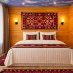 Апартаменты (Двухкомнатный комфорт с общей террасой и видом на горы | 2 этаж), Гостевой дом Hayat Haus