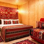 Номер (Двухместный улучшенный стандарт с общей террасой и видом на горы | 2 этаж), Гостевой дом Hayat Haus